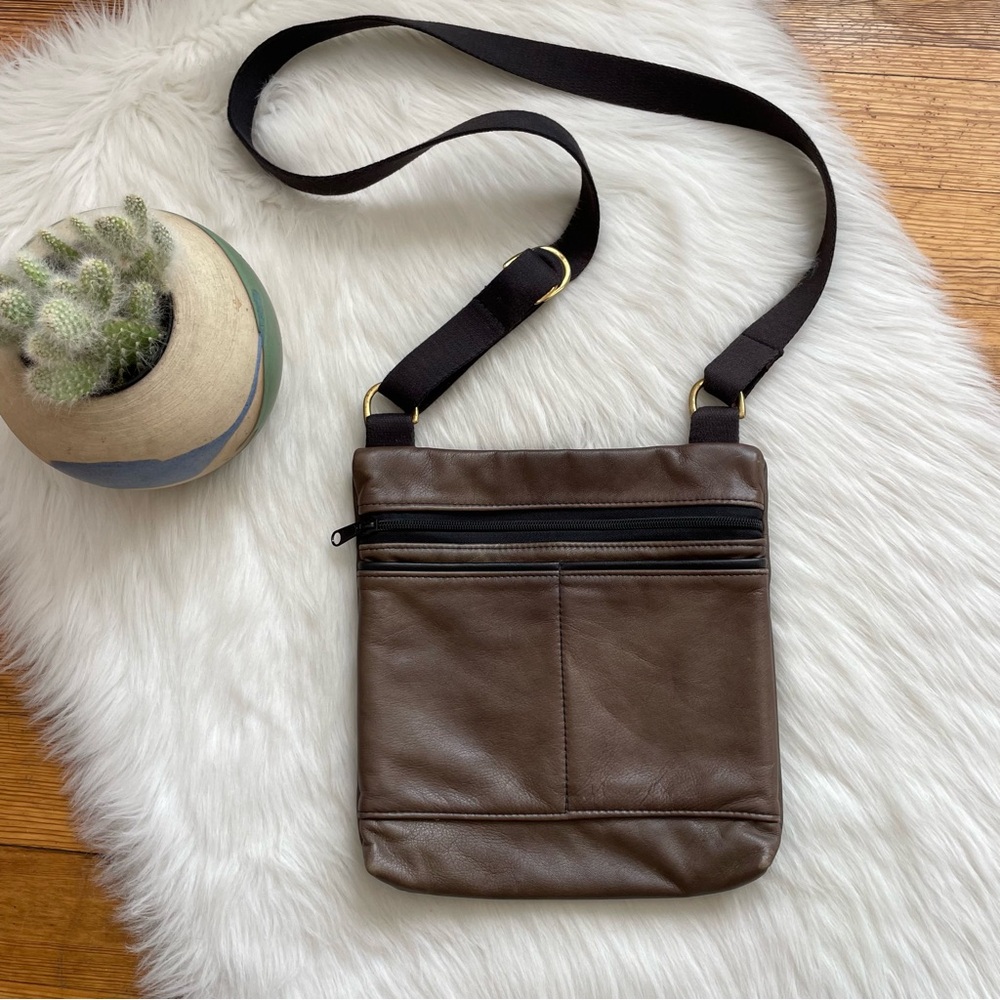 Portmanteau hand made leather crossbody bag - Picture 2 of 11